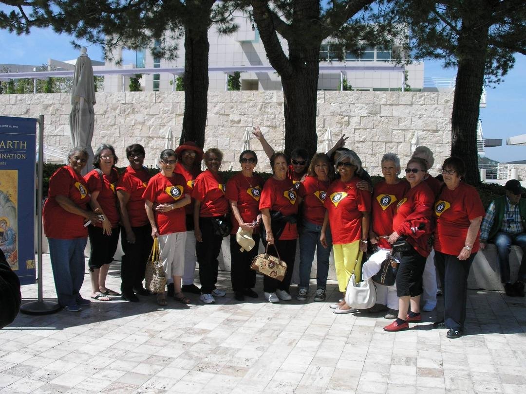 our group picture getting ready to go inside the Gettys