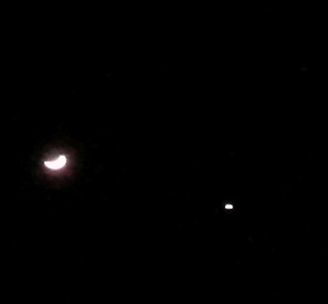 If you look in the western sky .....we have a Venus, Mars and moon triangle going..