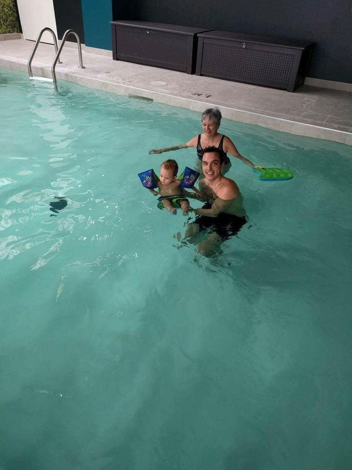 Initiation à la natation pour mon petit trésor!