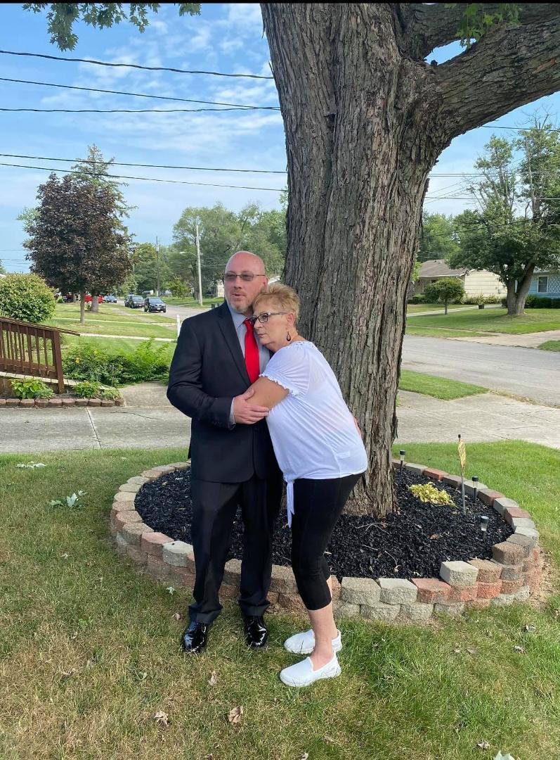 Happy “Sons” day to my wonderful son, Robert Bartoe. You are the light of my life!!! I Love You 😘❤️