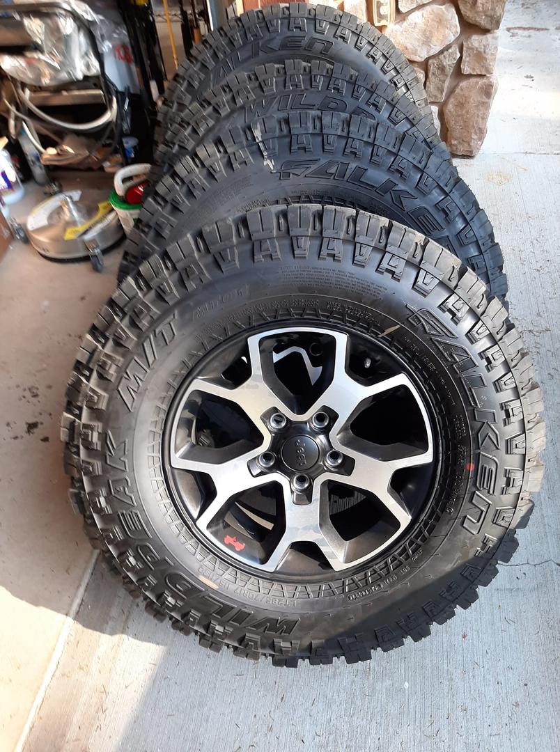 4 tires and wheels off of a new Rubicon 800 miles
M/T 285X70R17
11 Inches wide
$1100.
702-286-6969