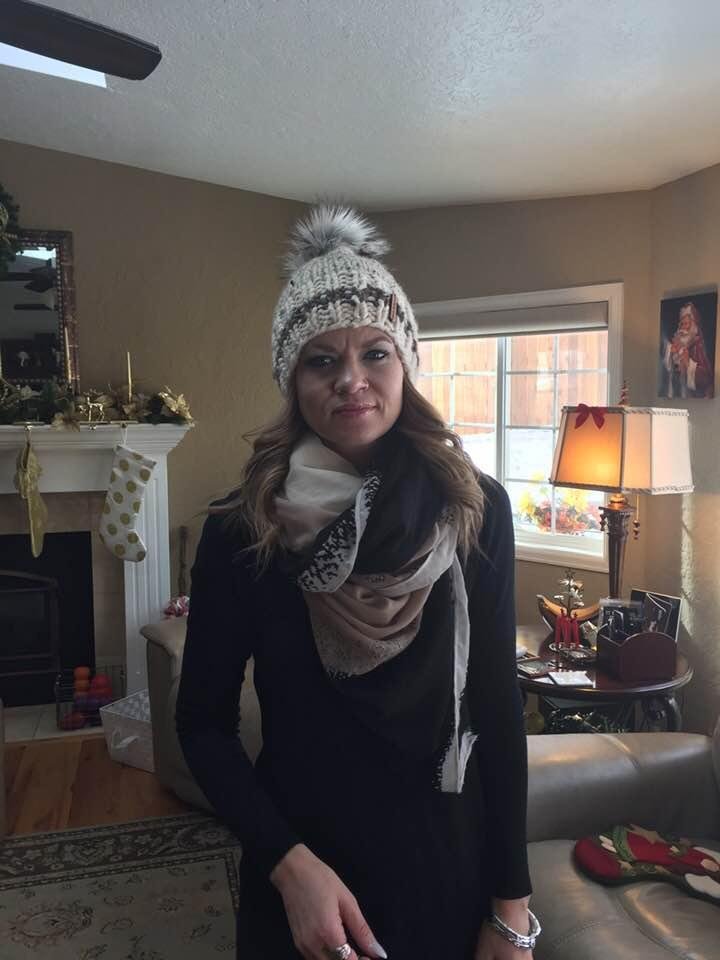 Alison Leigh in her new hat...  awww pretty princess...