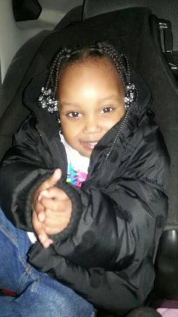 My grandbaby had to wear a coat it was 50 here seems like 30 lol I love her👄💓💖
