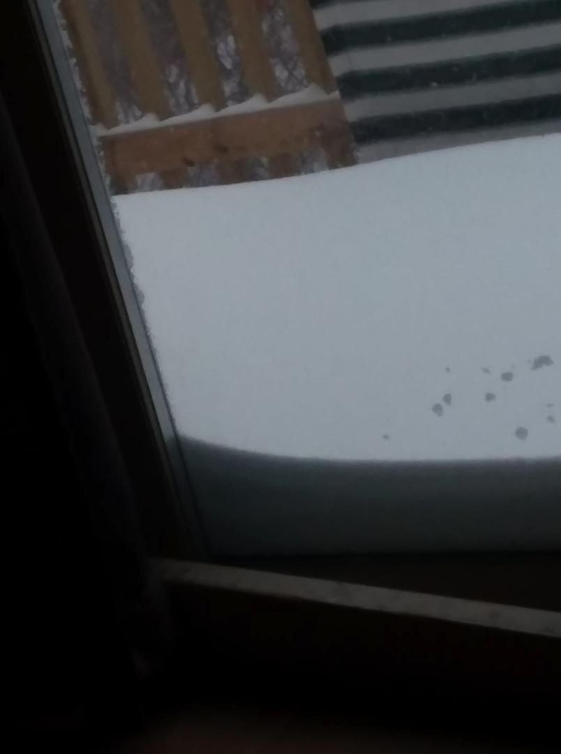 Man we are getting nailed here by the northeaster in Salem mass ,it's only 12pm we have another 12 hours to go with this .