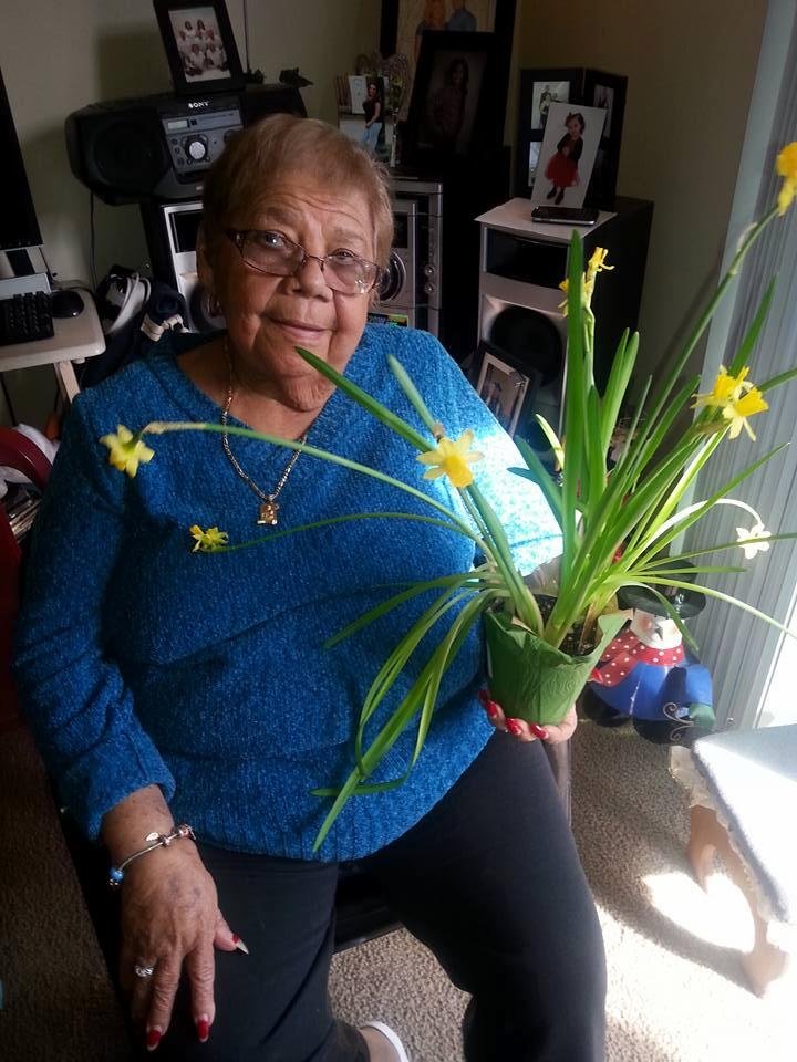 Happy Easter to my Mom. The flowers are from her granddaughter Veronica Rosas. Que Dios de Bendiga