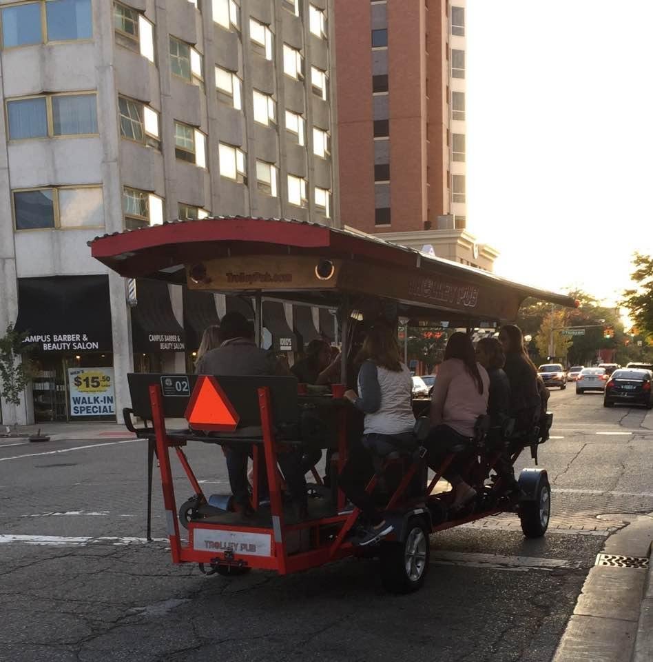 Trolley pub riding around the univ of Michigan.Looks like lots of fun.Will have to try it next time!
