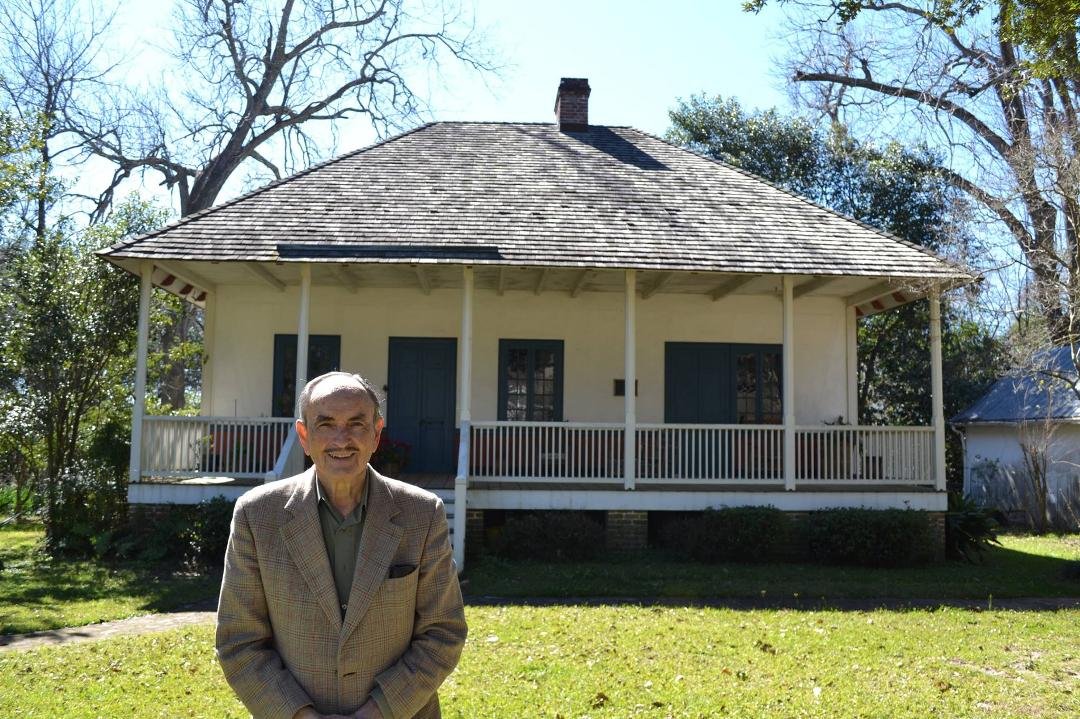 #LASHPO #LABuildingSelfie Robert Hodges at his carefully preserved home on Highland Road in Baton Rouge, NRHP Joseph Petitpierre (Kleinpeter) House circa 1800