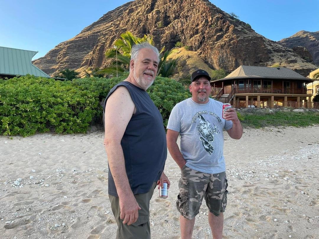 When friends meet in Hawaii
