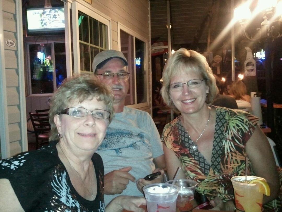 Hard yacht cafe