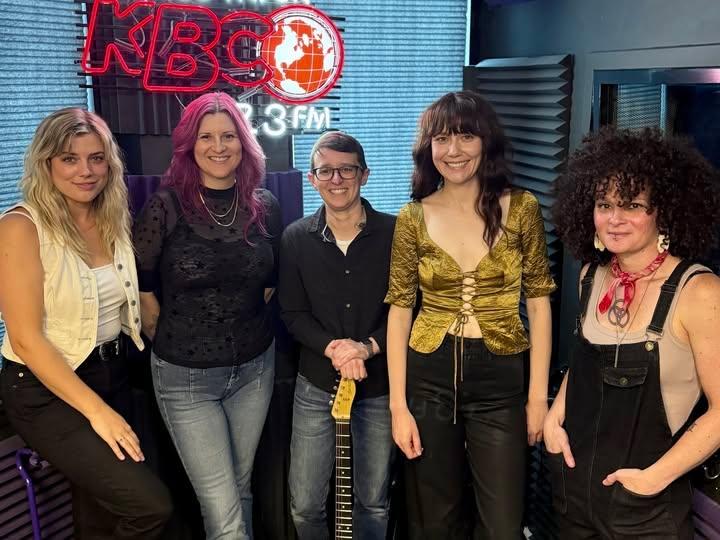 Great rockin’ set by Molly Tully to introduce her new band Friday night! There was a lot of speculation about whether she would move away from her acoustic bluegrass style, and some hard-core fans feared she would go too cl