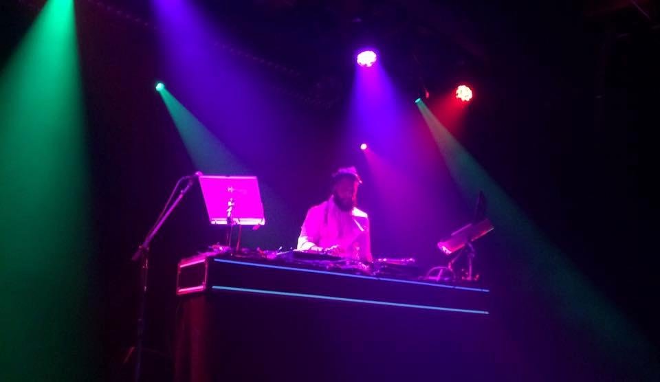 Thomas Watts' album, Mobile Uploads