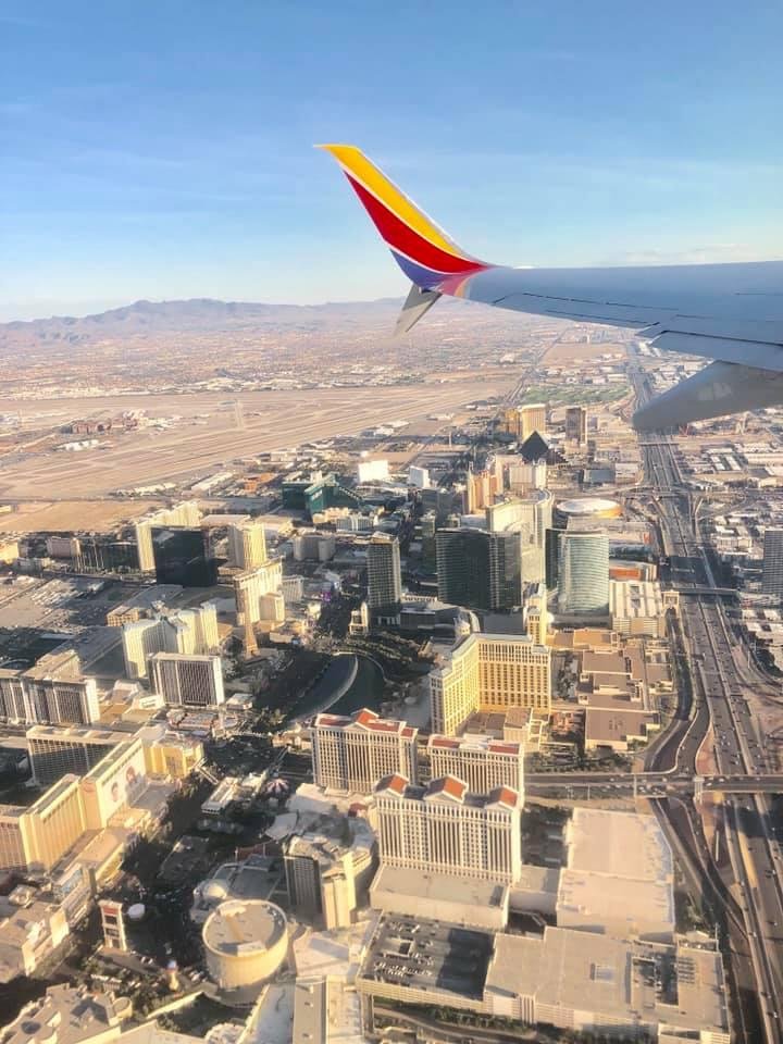 ✈️ change in Sin City on way to So Cal