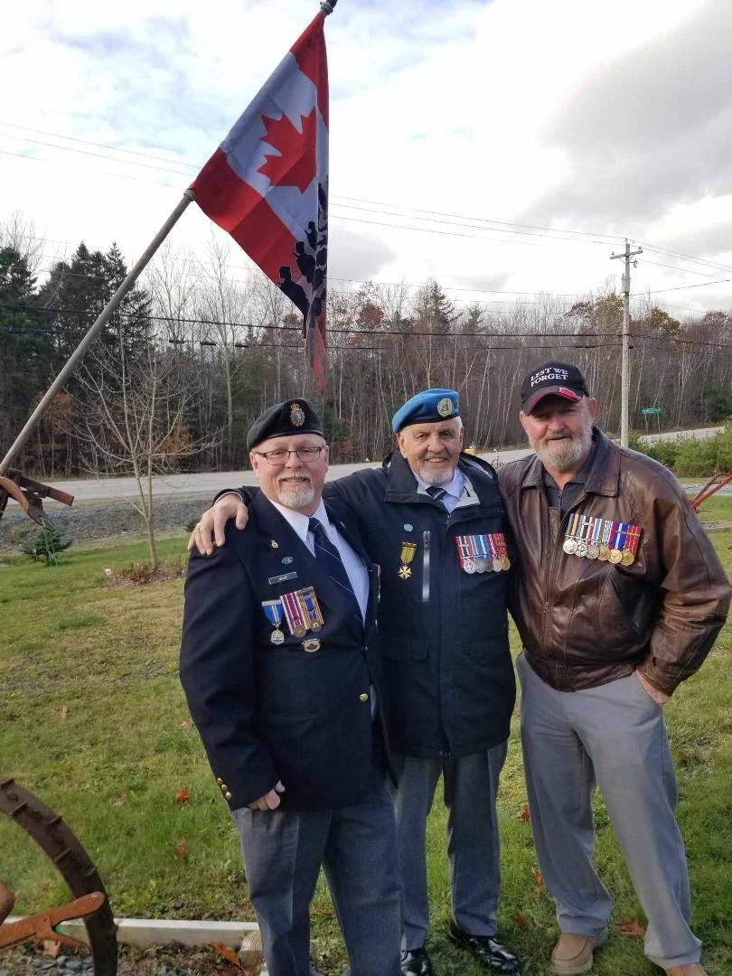Another year of Remembrance with good comrades, Dan Duval and Lorne Gracie. The Veteran flag in the background was gifted by a friend in montreal Antoinette Mercurio - one for me and one for Lorne. Thank you so much Antoin