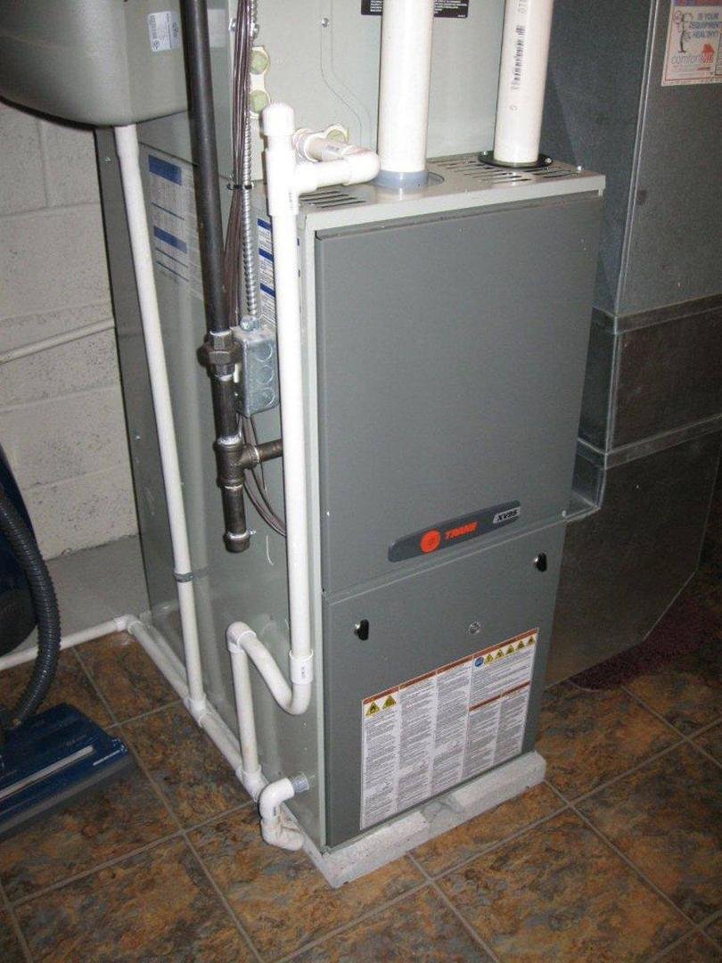 GUESS IT'S COLD🥶😱THE FURNACE CAME ON. 🤭