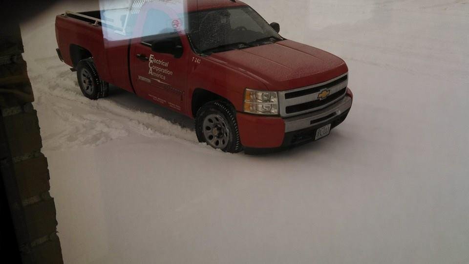 Got out early to do my wash for the week, as you can tell the snow is deep on my tires and still light snow this morning