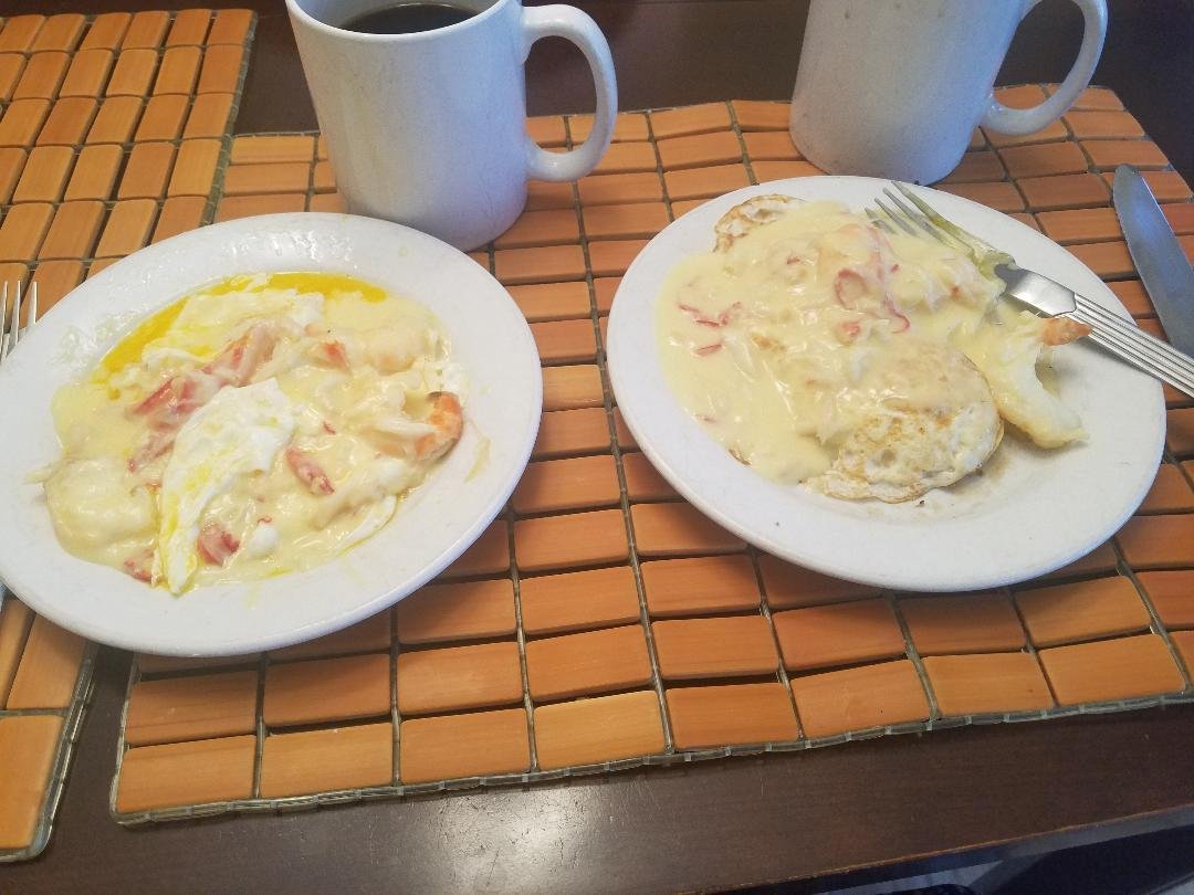Breakfast that Laura made me for Valentine's Day.  Snow crab and shrimp Benedict.  Yum.  Thanks.  Love you.
