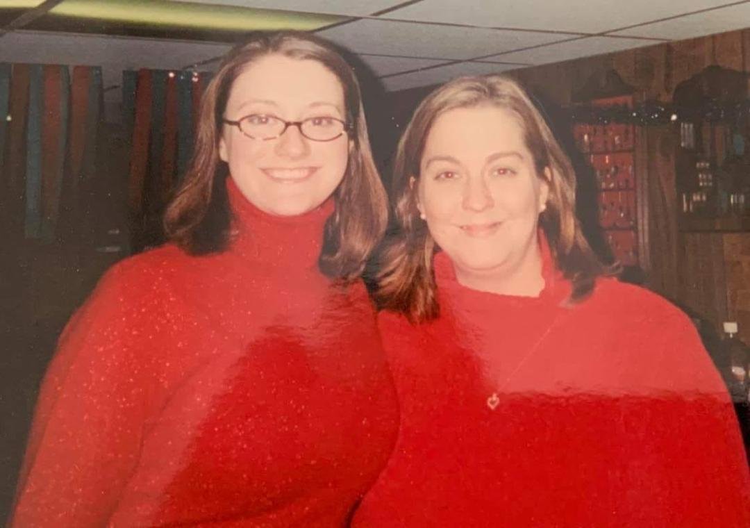 HAVING A ROUGH NIGHT AS THE TIME DRAWS CLOSER TO THE ANNIVERSARY OF HER PASSING SHE'S BEEN COMING UP IN MY DREAMS. I WAKE UP WITH TEARS BECAUSE THEY ARE THOSE DREAMS WHERE THEY FEEL SO REAL AND I KNOW WHEN I OPEN MY EYES SH