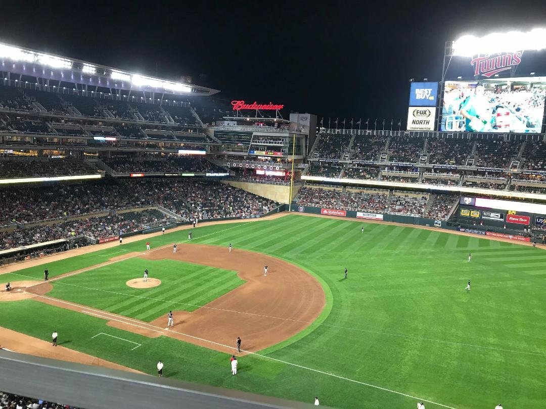 A crazy ballgame tonight with a big opening, a long empty middle, and a thrilling finish. The Twins jumped out to a 5-0 lead early, then slept as the White Sox tied it up and went ahead a run, the Twins tied it twice in ext