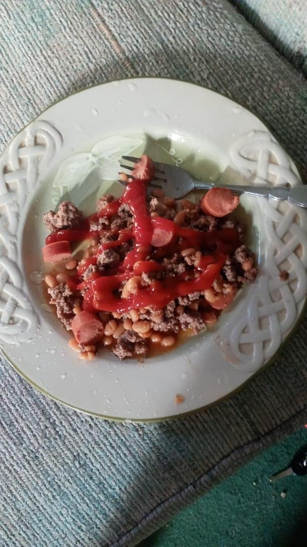 I went cowboy on us today recipe from the 1800's groundbeef pork and beans with chopped up hot dog's and ketchup