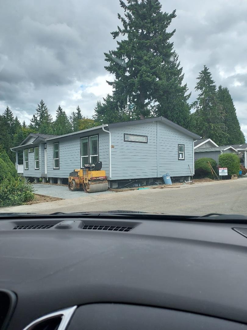 This is the mobile home that I'm attempting to buy in Bothell!!