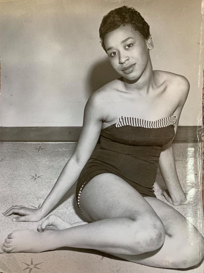 Barbara Jones' album, Mobile Uploads