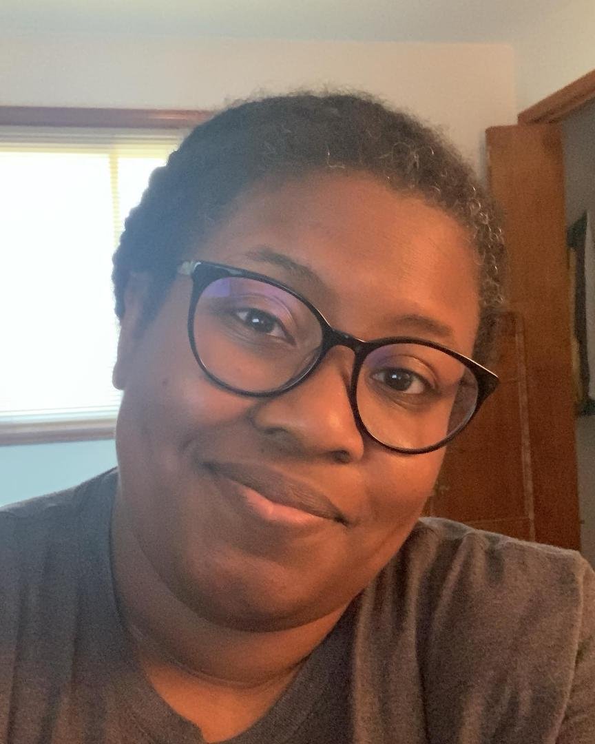 Hey people’s 🙋🏾♀️I know I haven’t posted anything personal in a while, but if you’re curious about what’s on my mind these days, my stories are currently the daily diary. Working on life coach certification, SLOWLY worki