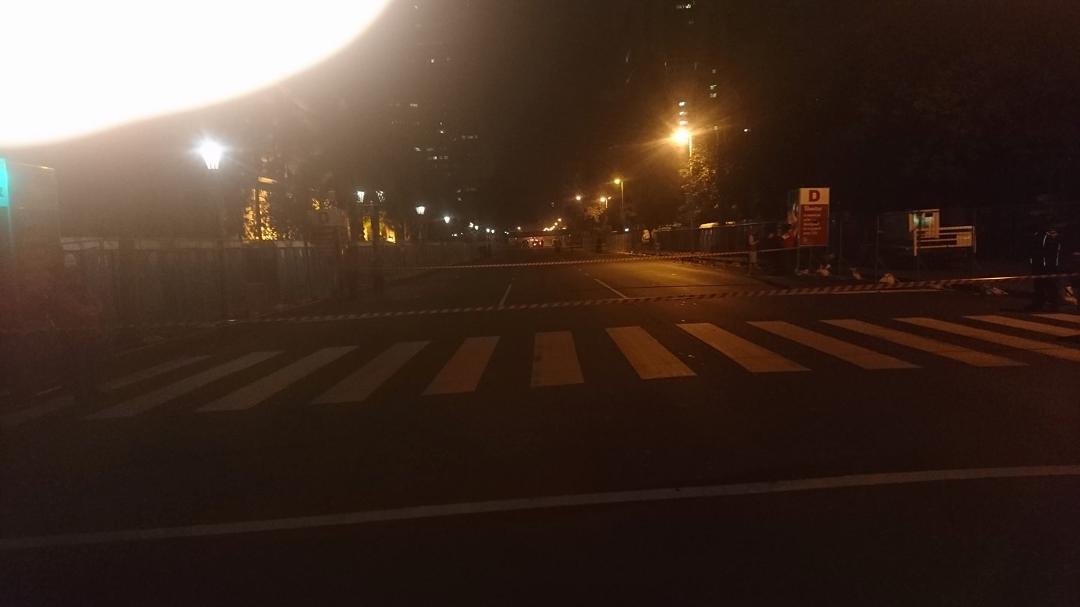Comrades start before the runners come in.