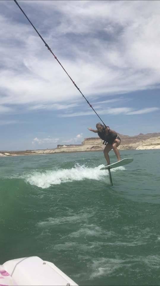 😎Renee "Surf Foiling"🏄♀️
