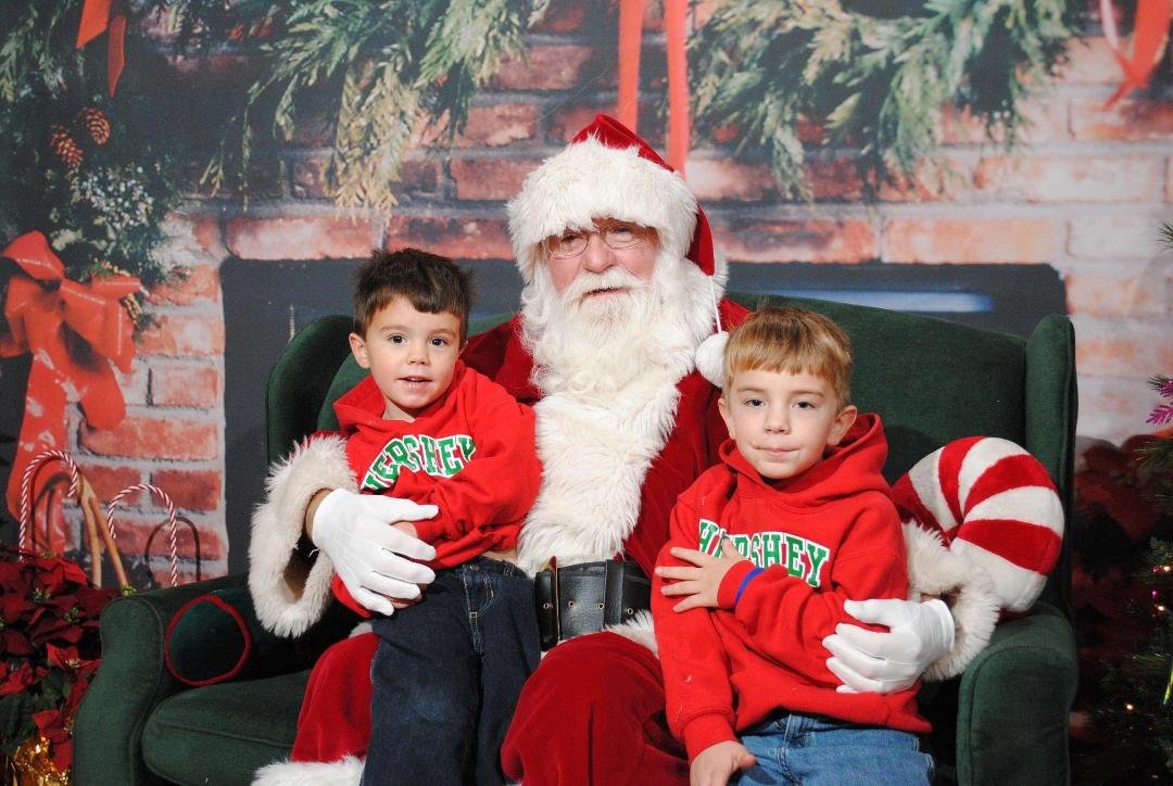 Colin & Preston with Santa at Dutch Wonderland