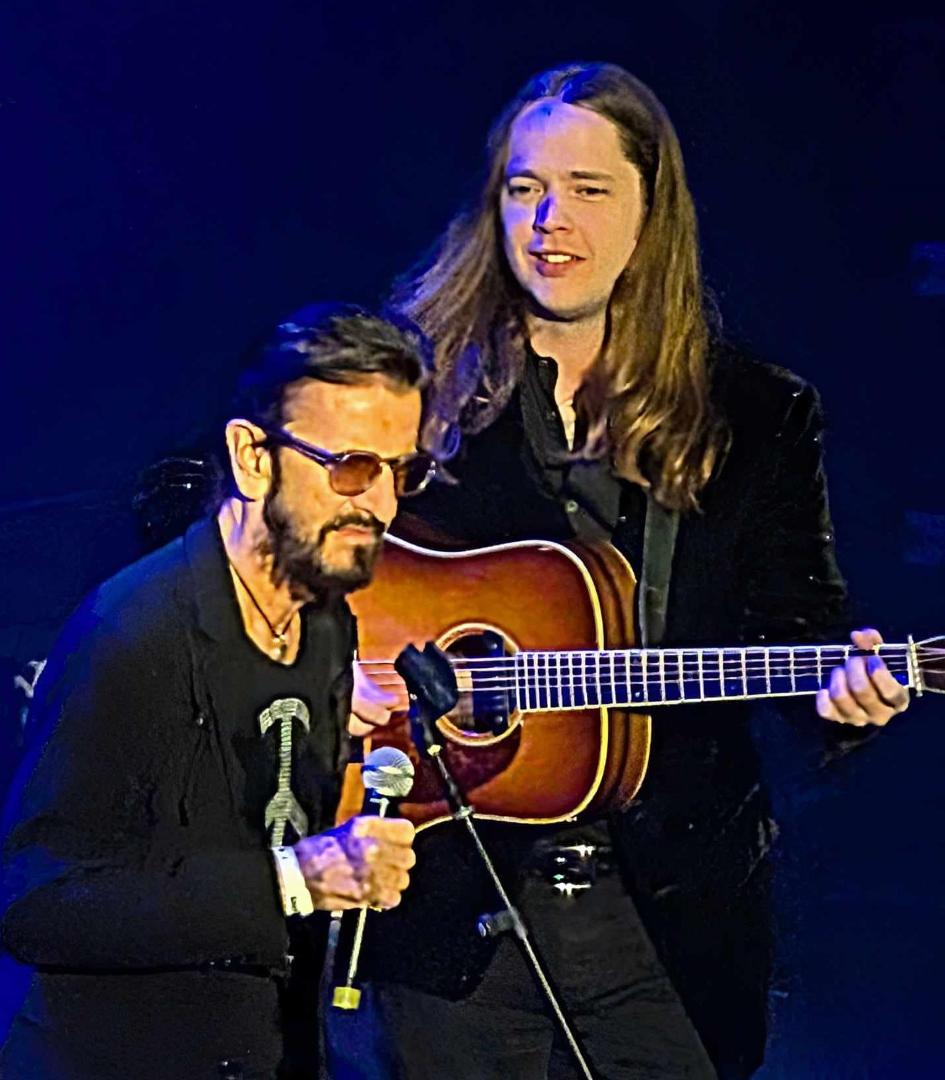 Tonight Ringo Starr performed a concert at the Ryman Auditorium in Nashville and received help from his friends, including Billy Strings. Photo from the fan page of Emmylou Harris, who also sang at the concert. The show wil