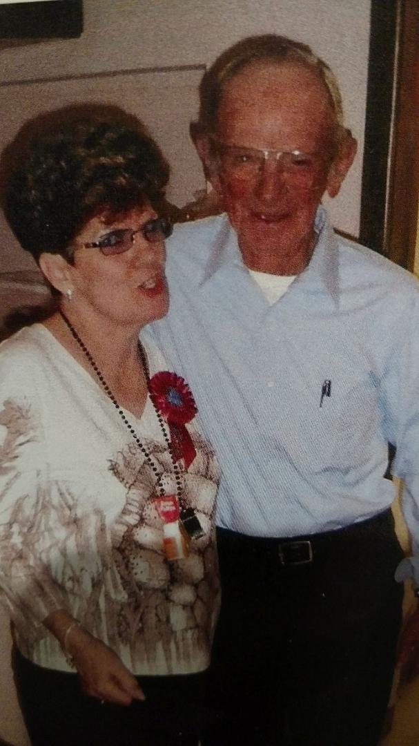 Today would have been my parents 59th Anniversary. We love you both very much.
❤️❤️
Amanda Vrba Monico, Dave Vrba, Darren Monico, Missy Schultz