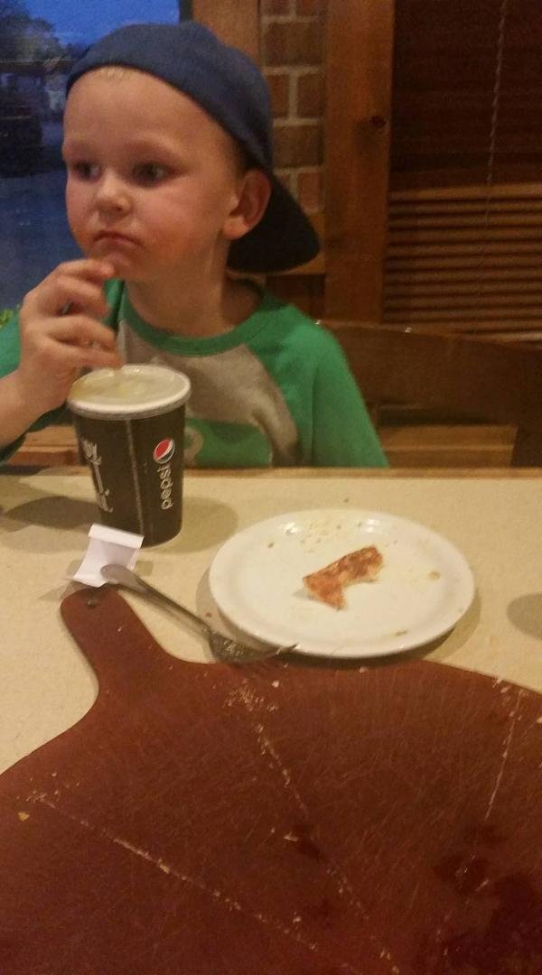 Ate at pizza hut tonight
