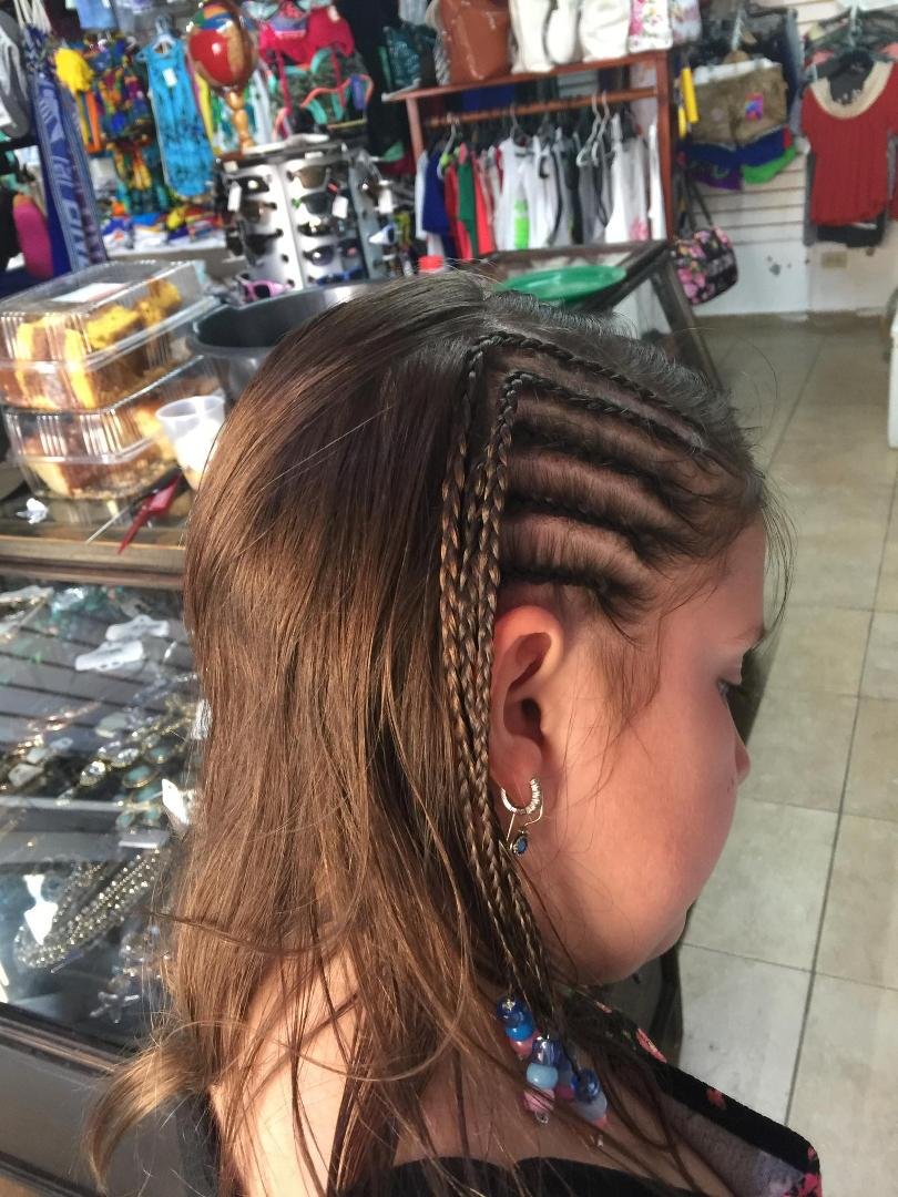 Another picture of one of our Caribbean beauties. Reminds me of my kidlets when they had their hair done in dreads when we were in the Caribbean! ♥️♥️