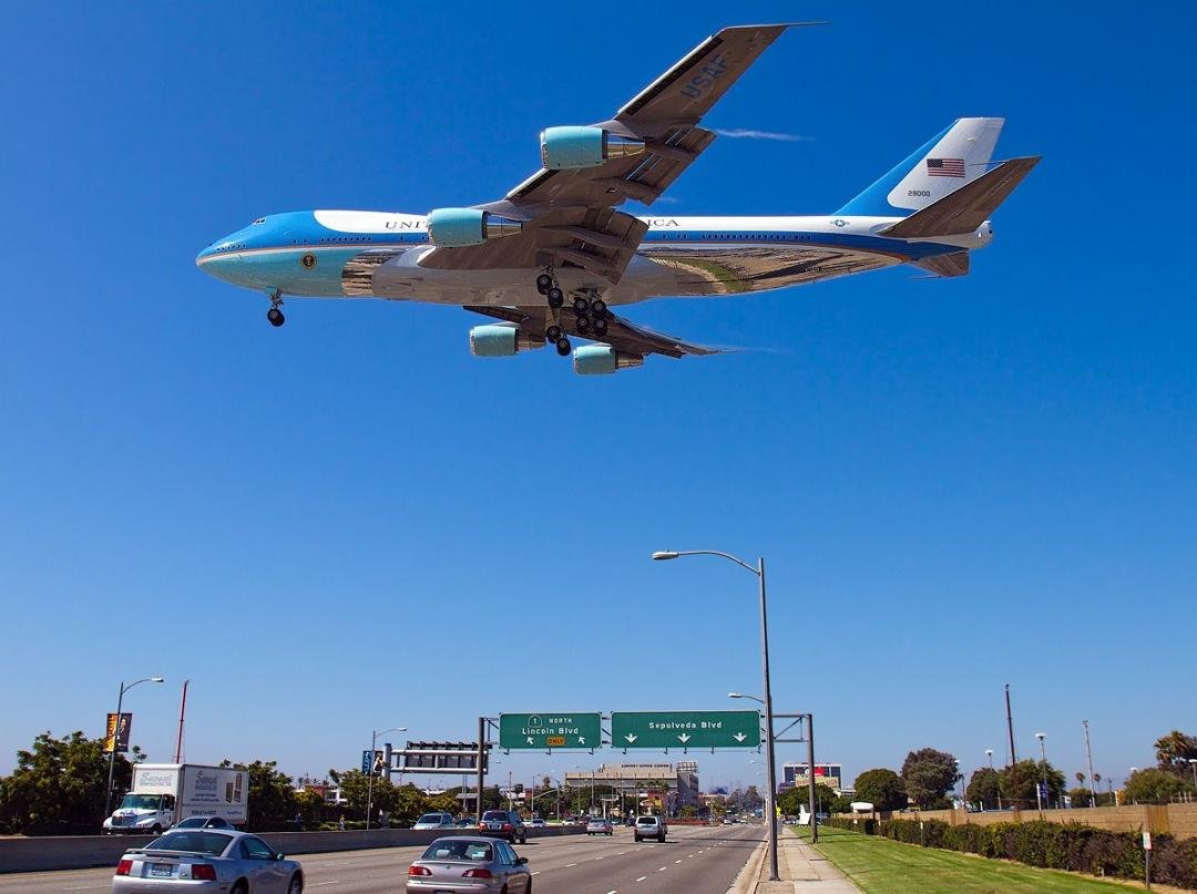 Another "milk run" out to LA for the Prez yesterday....