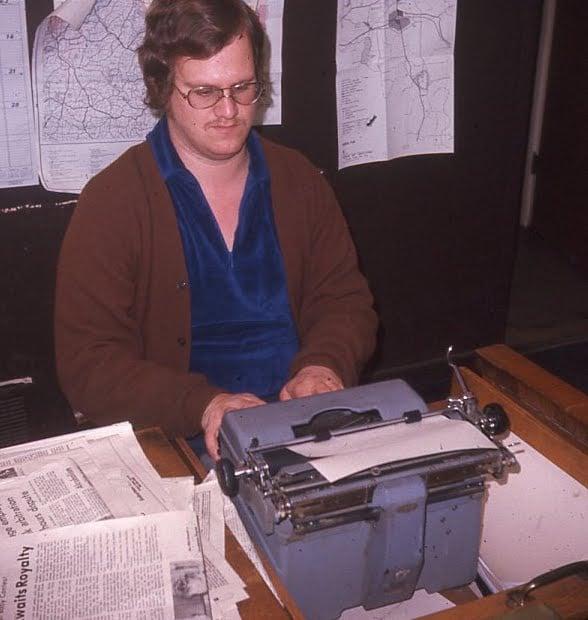 To all professionals and retirees in the media world, join a challenge to post a photo of yourself in your job. Just a picture or photo gallery, no description. (I did add the company name and position.) The goal is to floo