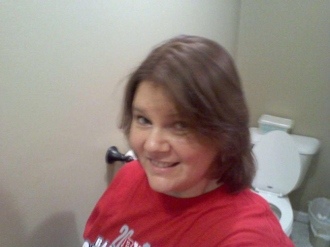 a lil blurry but you can see the new color i had put in my hair today