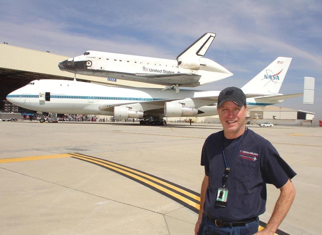 Me with N905NA (747) and the Space Shuttle Endeavour.