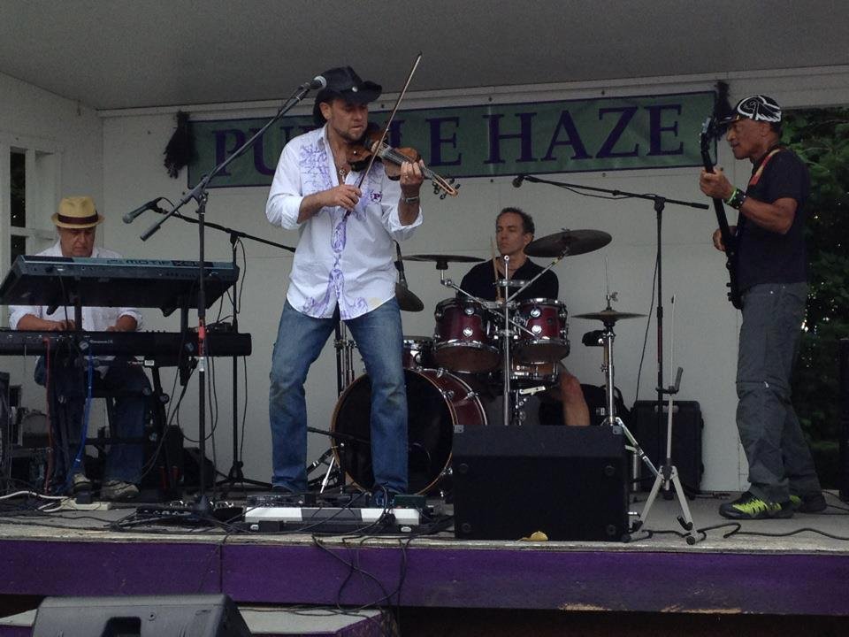 Geoffrey Castle playing at Purple Haze Lavender Fest in Sequim -- excellent!