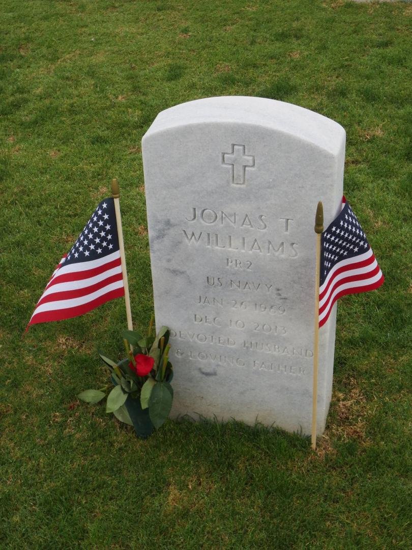 We stoppped in to visit Jonas at the Miramar Cemetary this Memorial Day weekend. It was a pleasure to serve with this man and be his mentor during his qualification phase to becoming a Naval Test Parachutist. Blue Skies!!