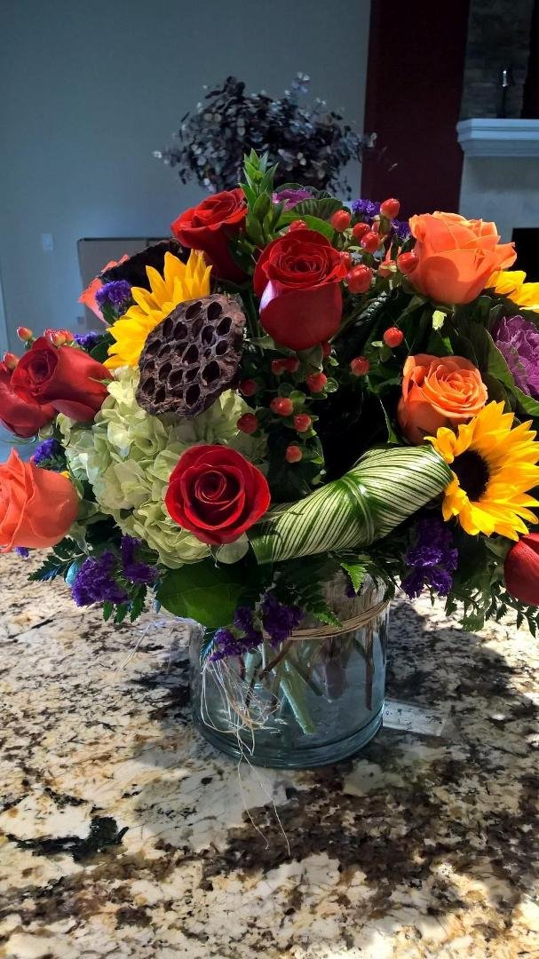 A huge bouquet of flowers arrived from Shannon McKeon.  Such a gracious and classy thing to do after we enjoyed her company this weekend.  Thank you dear one, your thoughtfulness is greatly appreciated.