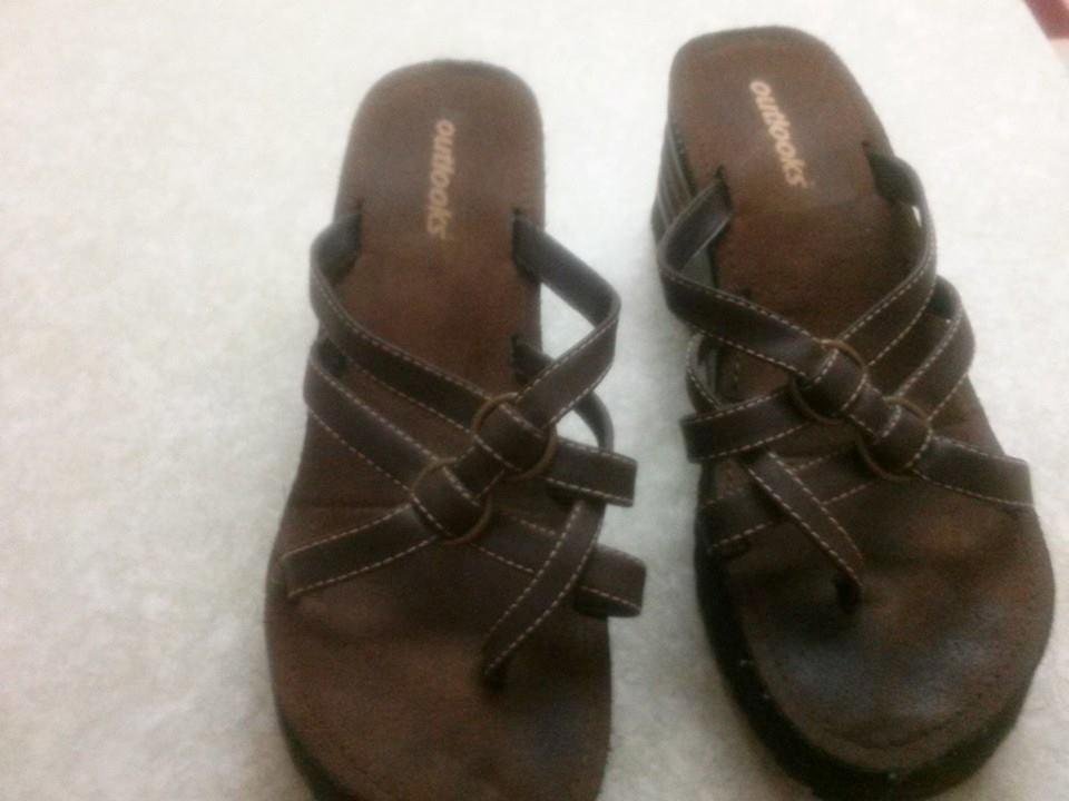 Will the woman that left these in my bedroom contact me if they want them back. Size 10