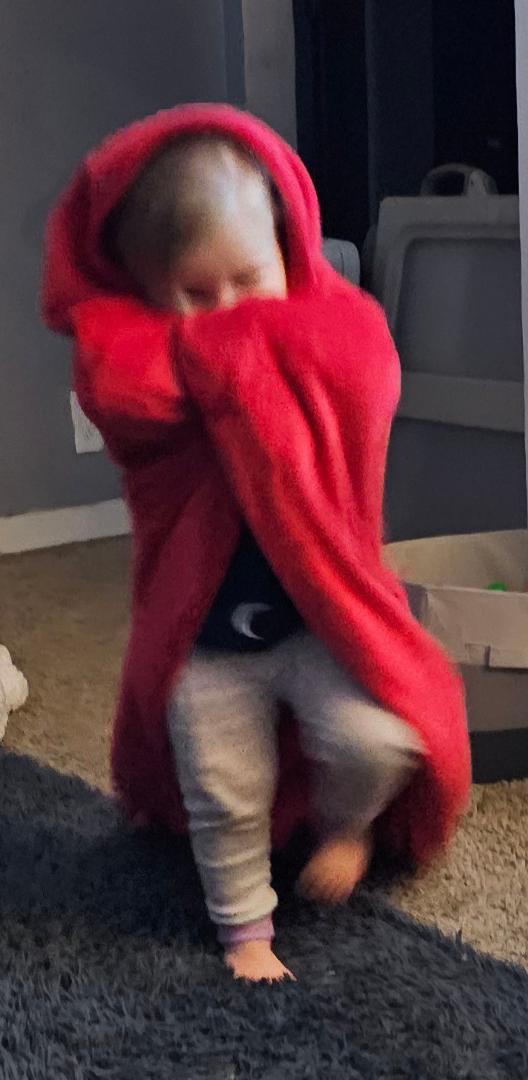 We've got a Little Miss Riding Hood in da house! 🤣🤣🤣🥰🥰🥰🥰