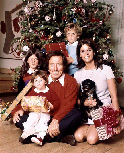 My favorite singer of Christmas songs in his normal element. Glad his music is still with us, even though he's gone.