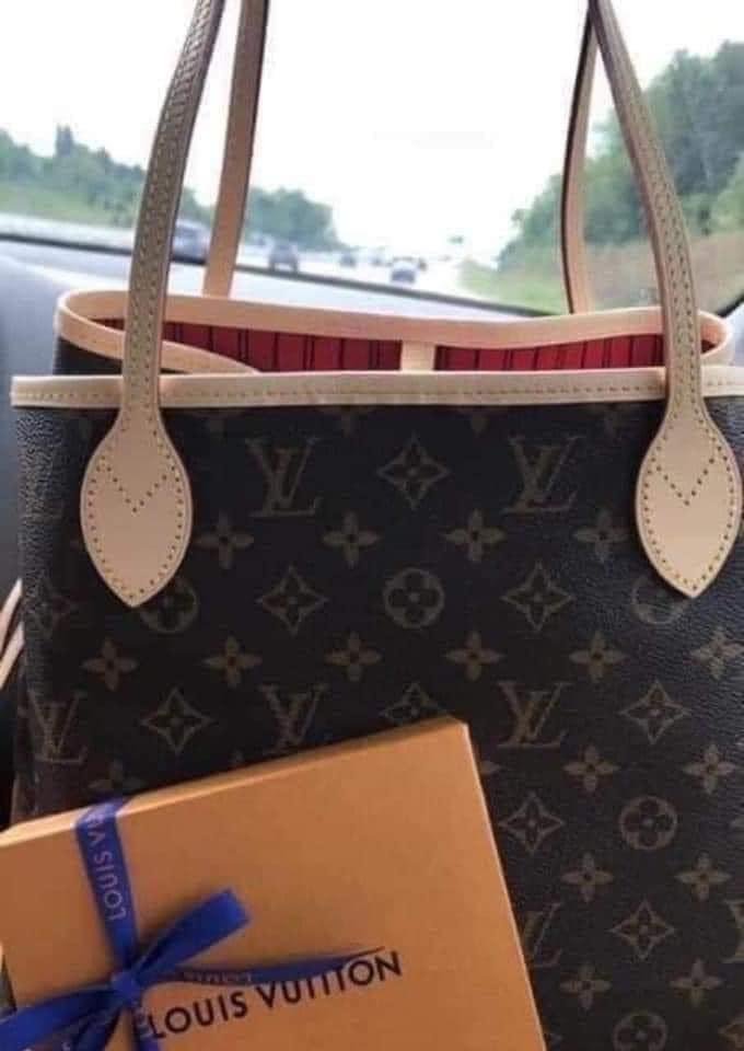 When FEDEX delivers a box from your man and it’s a brand new Louis Vuitton full of gift cards and an envelope! 🙈❤️
Then you open the envelope and burst into absolute tears. 😭 He has not only surprised us with a 10 day A