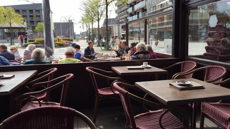 Coffee in Terminus Cafe using their WiFi. Beautiful morning here in Belgium.