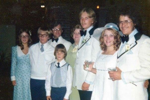 National Sibling Day
Long long time ago 1974
Karen, Don, Beth, Duane & Ed