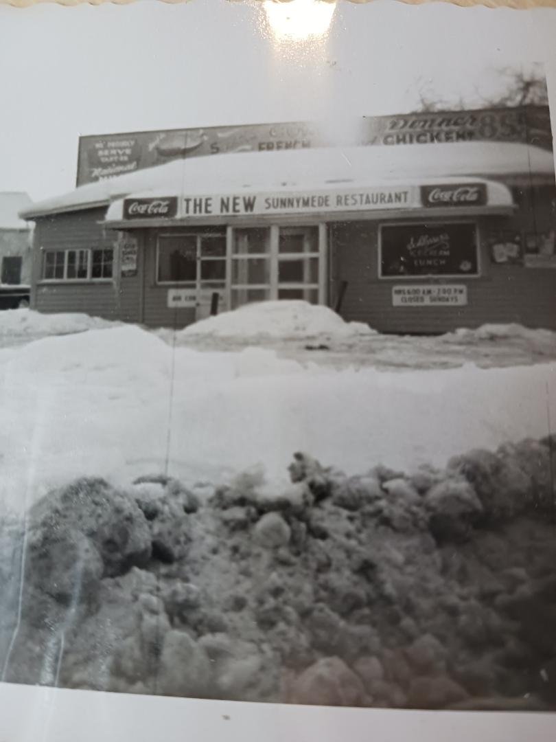 from 1956 to 1960 this was  the sunnymead restaurant . it was owned by my father Loius J Poulos and i went to john adams high, good old times.