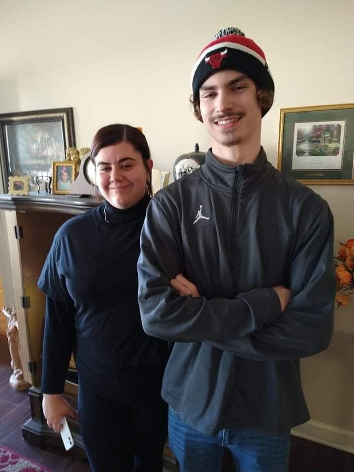 He bought a car this weekend & all on his own. So you can imagine how proud he must be of himself, we're all very proud of him. He stopped by the house to show Layten, Joe & I and then took off to Hopkinsville to see the re