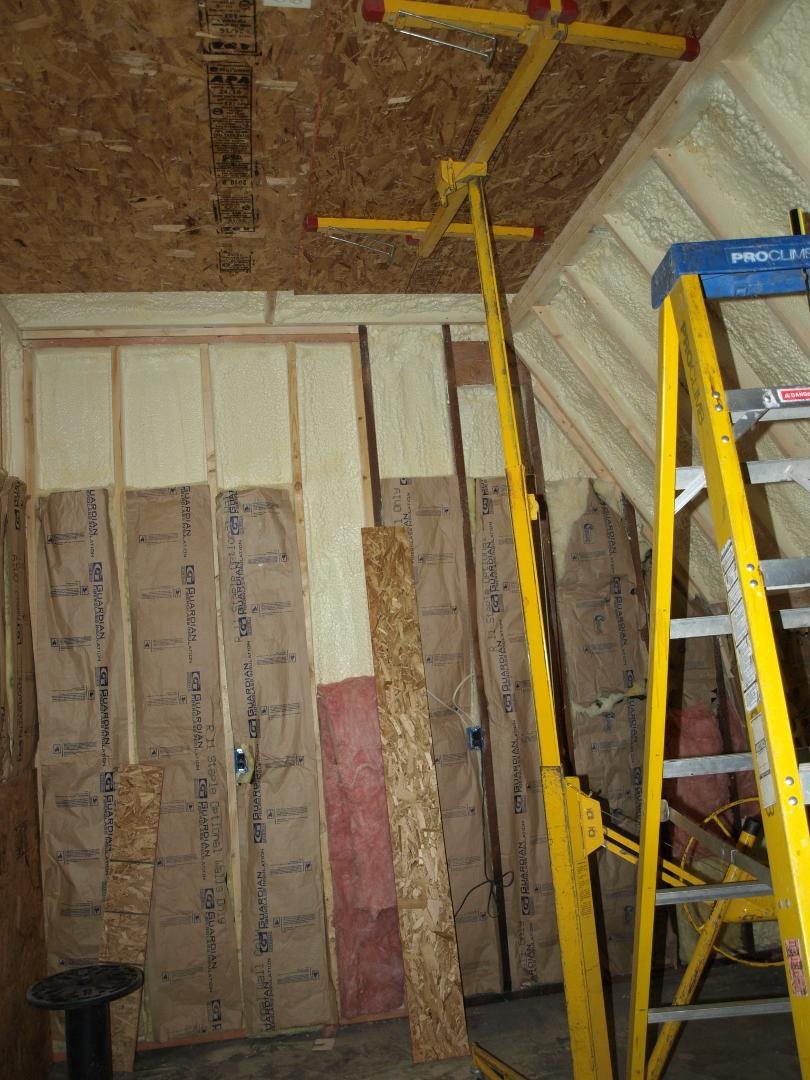 Construction labors on. Bonnie's workroom is nearing completion. The Man Cave is roughed in and drywalled. In the next two weeks we need to move from the house to the Man Cave so the housemovers can slide the house off t