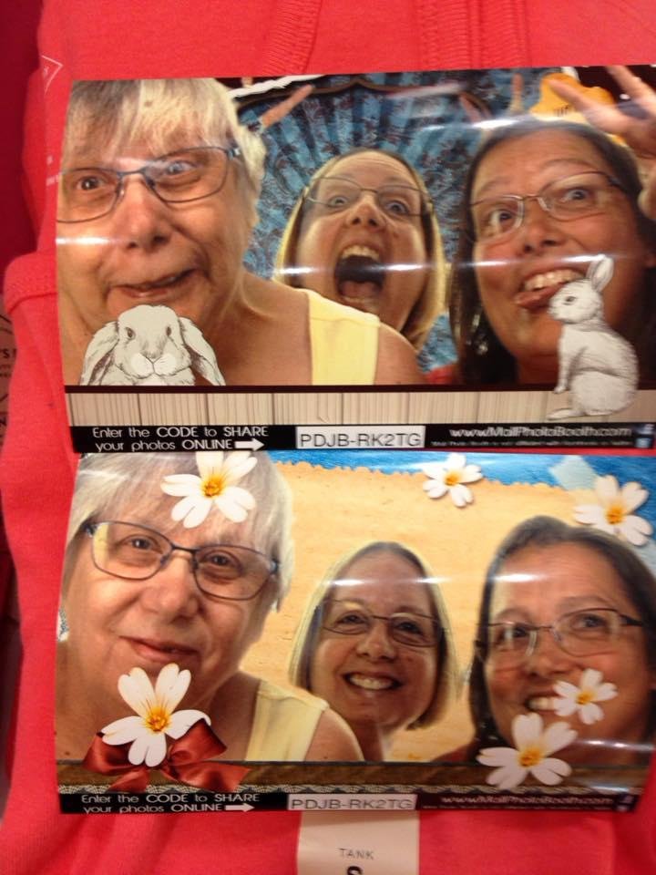 At the Genesee Valley Mall with my mom and sister. We were cracking up taking these pics. lol 😂😂